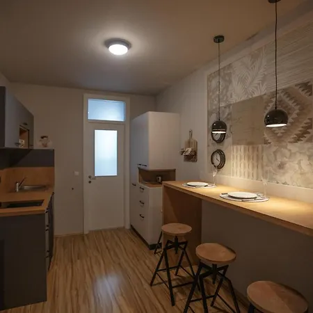 아파트 Nobl Plac 첼레